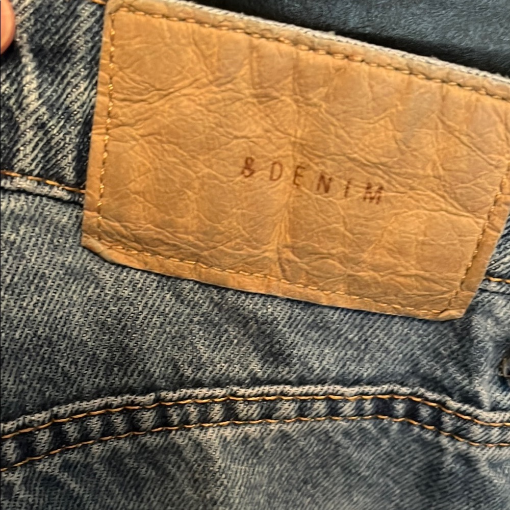 Classic Blue Women's Jeans - Picture 11 of 11